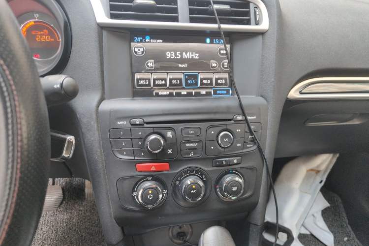 Used Citroen C4L 2014 1.8L Intelligent Drive Automatic Enjoyment Model Audio And AC Panel