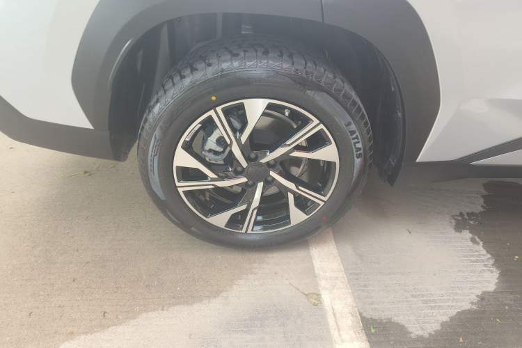 Used Geely Galaxy L7 2025 EM-i 115km Long-Range Version