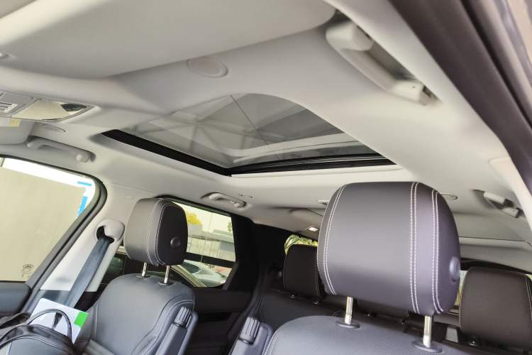 Used Land Rover Discovery 2024 360 PS S Headliner