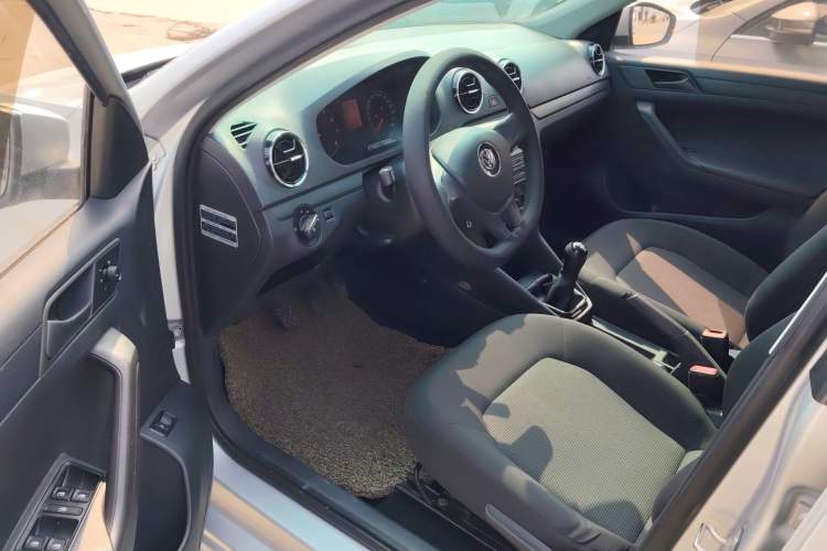 Used Volkswagen Jetta 2017 1.4L Manual Fashion Edition