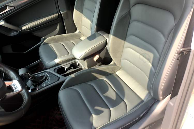 Used Volkswagen Tiguan L 2021 330TSI Automatic Two-Wheel Drive R-Line Enhanced Edition
