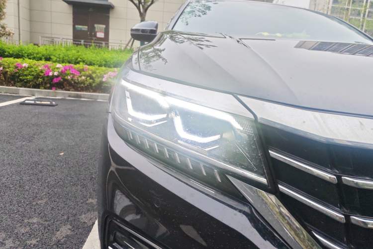 Used Volkswagen Passat 2019 330TSI Luxury Edition China VI Standard Right Front Headlight