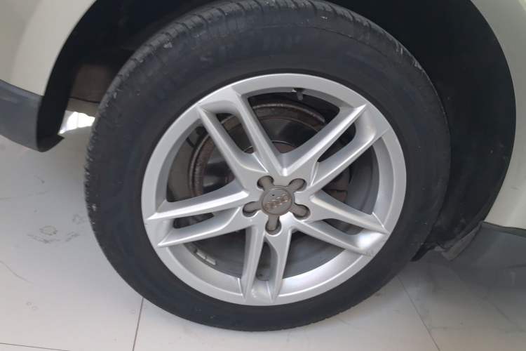 Used Audi Q5 2017 40 TFSI Technology Edition Right Rear Wheel Hub