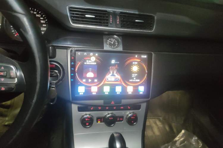 Used Volkswagen Magotan 2012 1.8TSI Luxury Model Audio And AC Panel