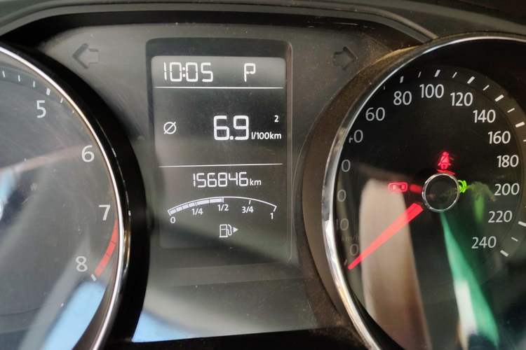 Used Volkswagen Lavida 2017 1.6L Automatic Comfort Edition Odometer Close Up