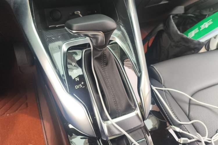 Used SAIC MAXUS G50 2022 1.5T Automatic Comfort Touring B Gear Lever