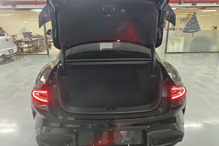Used Xiaomi Auto SU7 Ultra 2025 Ultra Model Trunk