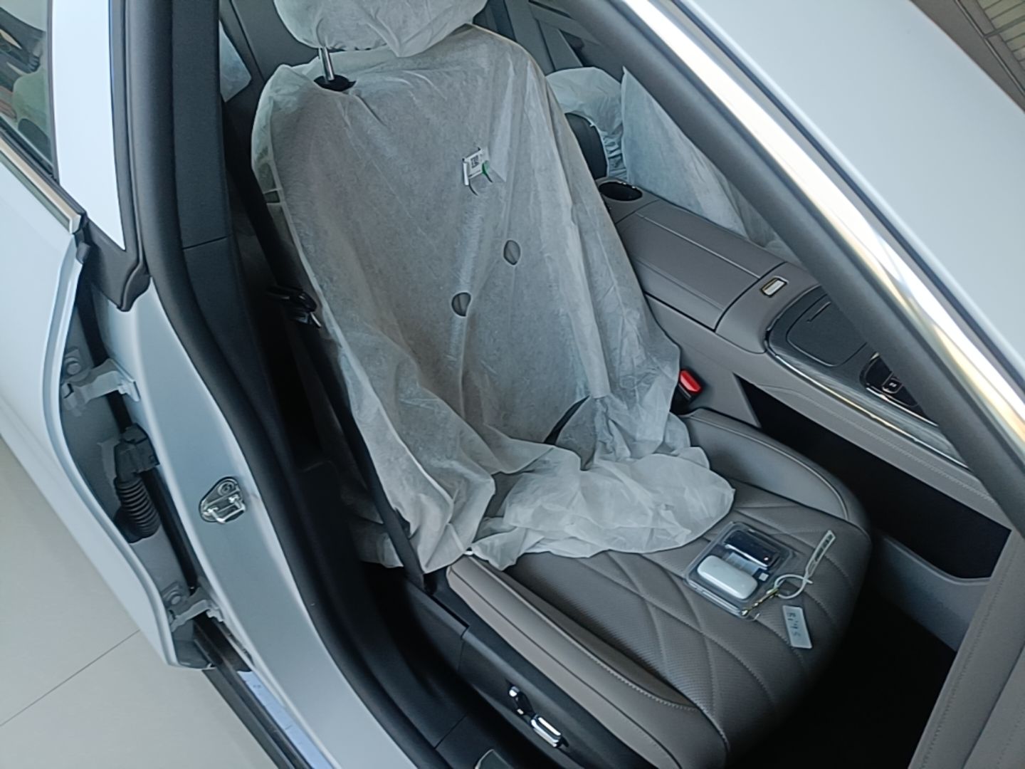 Geely Galaxy 8 2025 60km EM-i Luxury Edition - Luxury Enjoyment — снимка 19