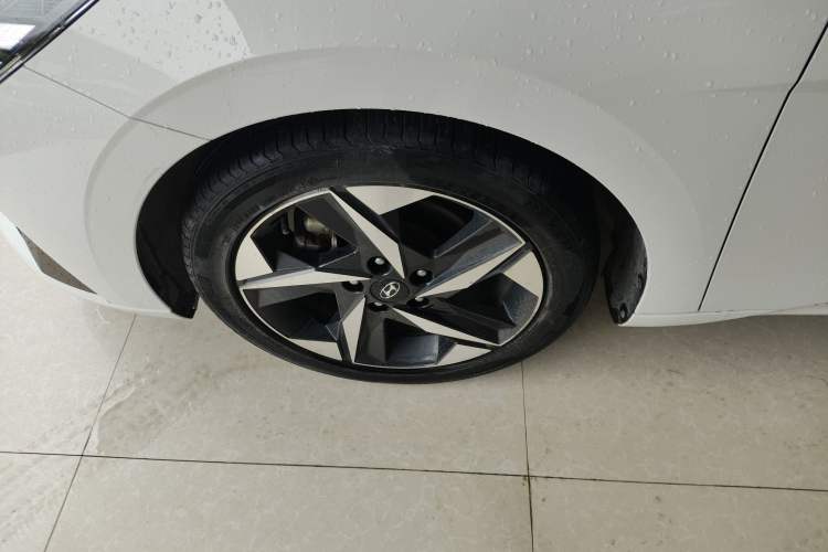 Used Hyundai Elantra 2021 1.5L CVT LUX Prestige Edition Exterior 4