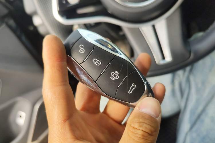 Used Hongqi HS7 PHEV 2024 2.0T PHEV Four-Wheel Drive Flagship Edition 6 Seats Interior 1