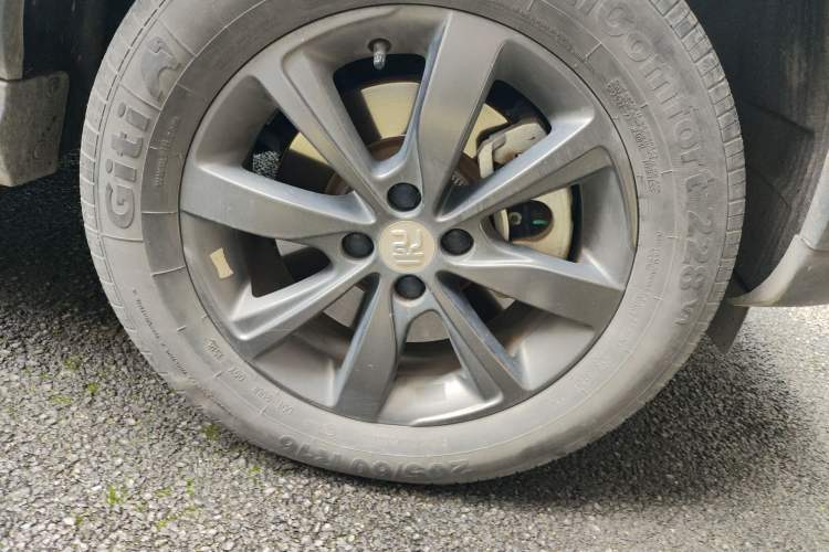 Used BYD Yuan New Energy 2018 EV360 Smart Connect Cool Edition Right Front Wheel Hub