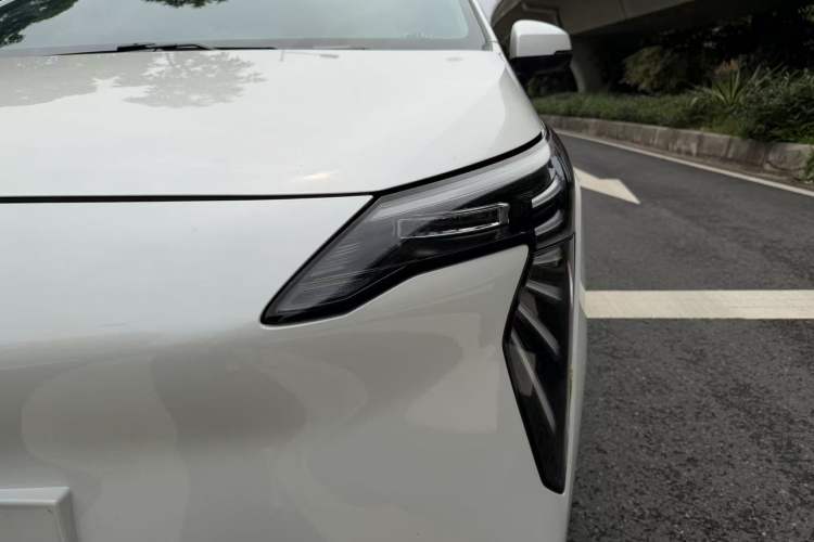 Used AION Y 2022 Plus 70 Smart Edition Left Front Headlight