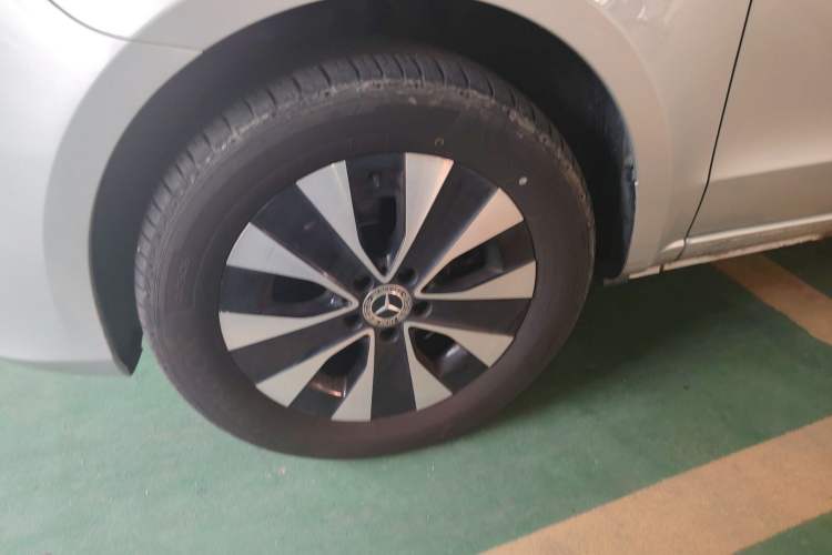 Used Mercedes-Benz Vito 2023 2.0T Business Version 7 Seats Left Front Wheel Hub