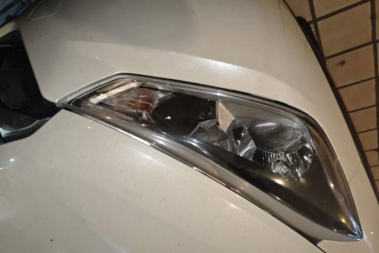 Used Nissan Kicks 2018 1.5L CVT Smart Connect Luxury Edition
