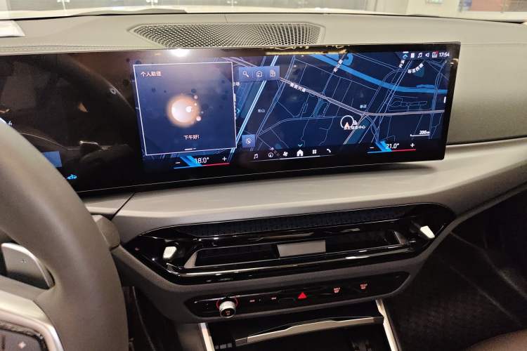 Used BMW 3 Series 2025 325i M Sport Package Audio And AC Panel