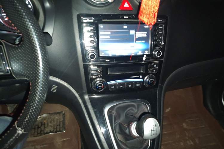 Used Haval H6 2016 Upgraded Model 1.5T Manual Two-Wheel Drive Elite Version