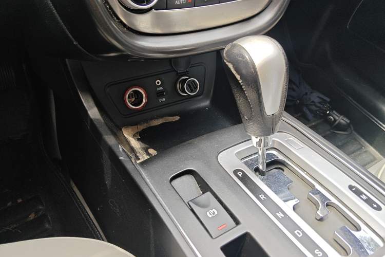 Used Bestune X80 2013 2.0L automatic luxury version