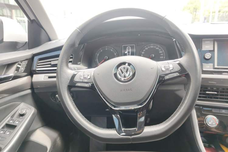 Used Volkswagen Bora 2020 1.5L Manual Comfort Version
