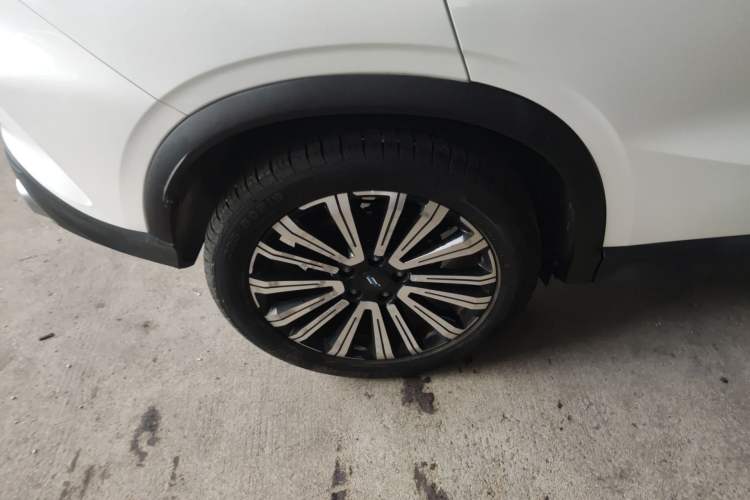 Used CHANGAN OSHAN X5 2021 1.5T DCT Prestige Edition Right Rear Wheel Hub