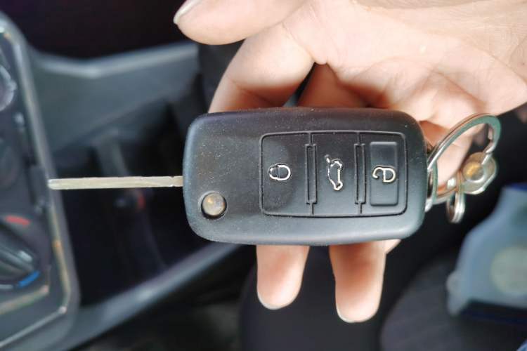 Used Volkswagen Santana 2016 1.6L Manual Comfort Edition
