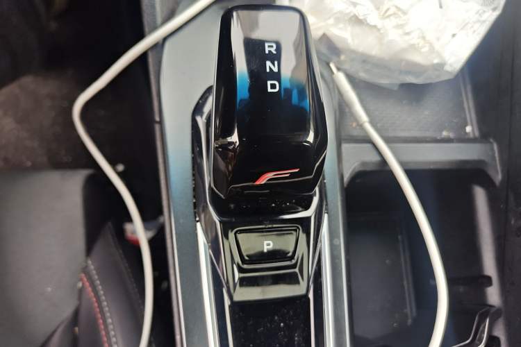 Used Geely Auto Binray 2022 Binrui COOL 1.5T DCT Thunder Edition Gear Lever