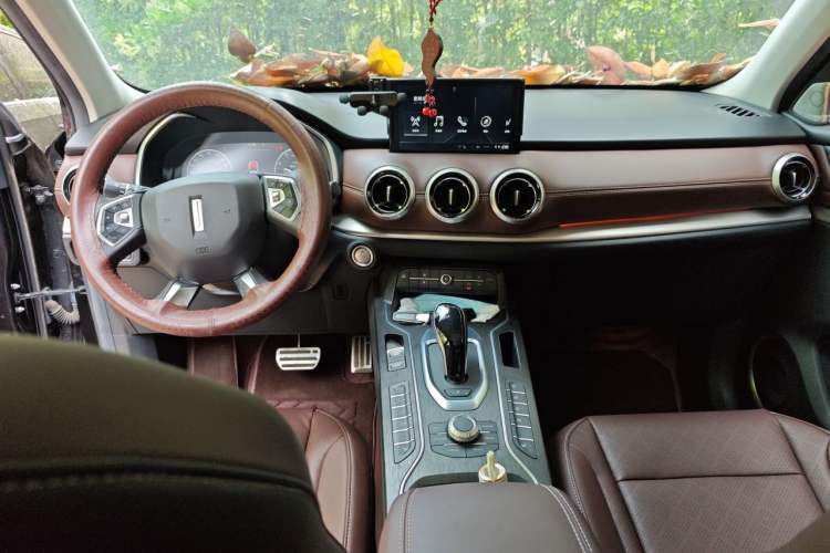 Used Wey VV6 2019 2.0T Two-Wheel-Drive Ultra-Luxury Version China VI Standard