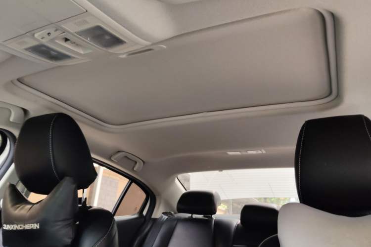 Used Mazda 3 Axela 2017 Sedan 1.5L Automatic Luxury Model China VI Standard Headliner