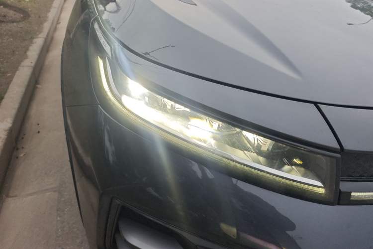 Used EXEED Zhuifeng C-DM 2022 1.5 TCI-DHT 105 km "Chengfeng Qi" Edition Right Front Headlight