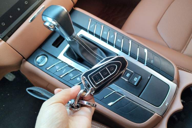 Used Zotye SR9 2017 2.0T Automatic Ultimate Road Edition
