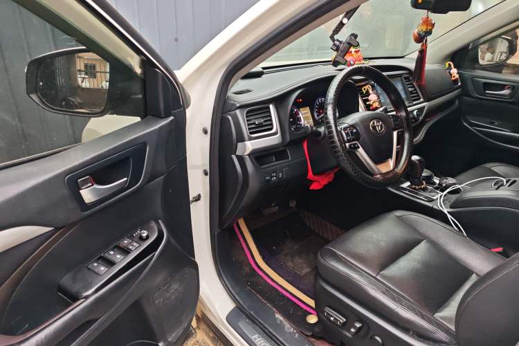 Used Toyota Highlander 2017 2.0T Four-Wheel Drive Luxury Edition 7 Seats Driver Seat