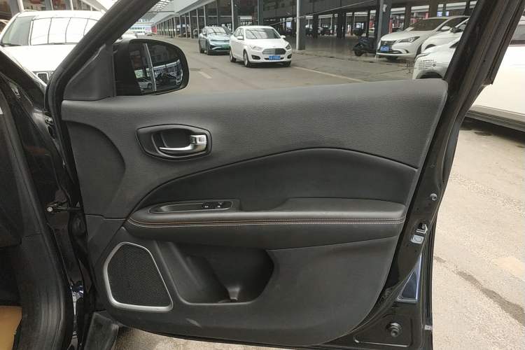 Used Jeep Compass 2017 200T Automatic Family Edition