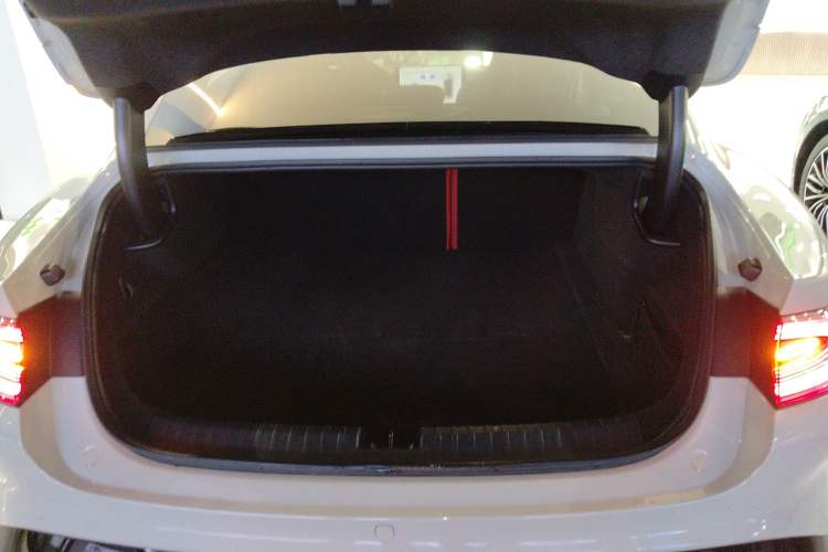 Used Xiaomi Auto SU7 2024 Rear-Drive Long-Range Intelligent Driving Version
