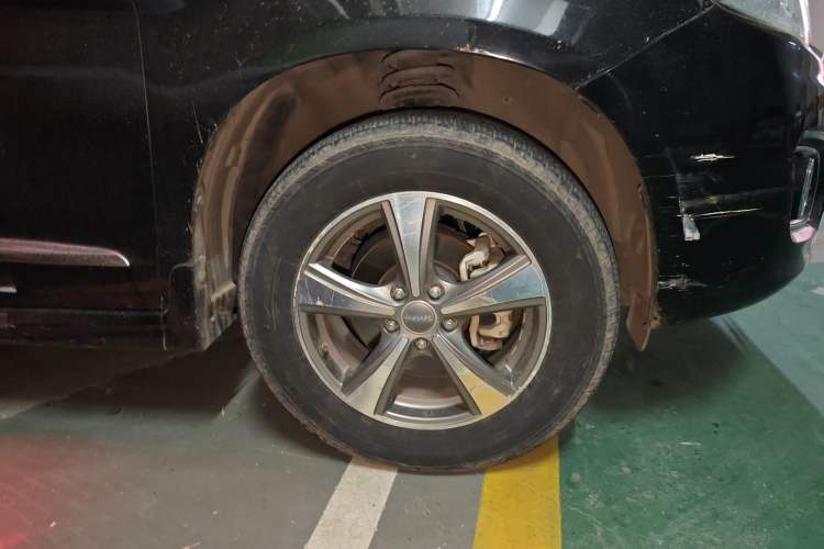 Used Haval H6 2015 Upgraded Model 1.5T Manual Two-Wheel Drive Elite Version Right Front Wheel Hub