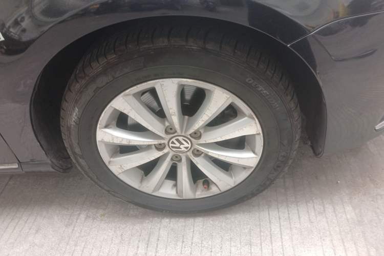 Used Volkswagen Magotan 2015 1.8TSI Advanced Model Right Front Wheel Hub