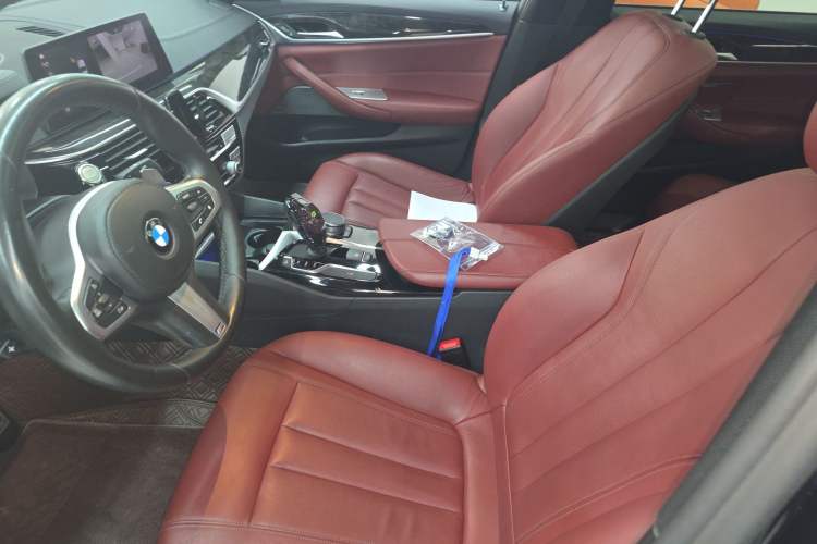 Used BMW 5 Series 2019 Facelifted 530Li Leading Edition M Sport Package