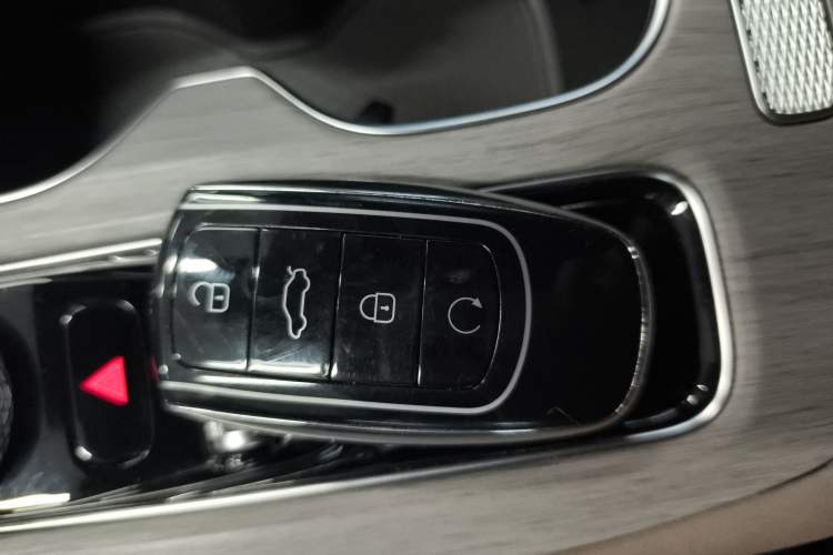 Used Chery Tiggo 8 PLUS C-DM 2025 1.5T 116 km Prestige Version 5 Seats Vehicle Key