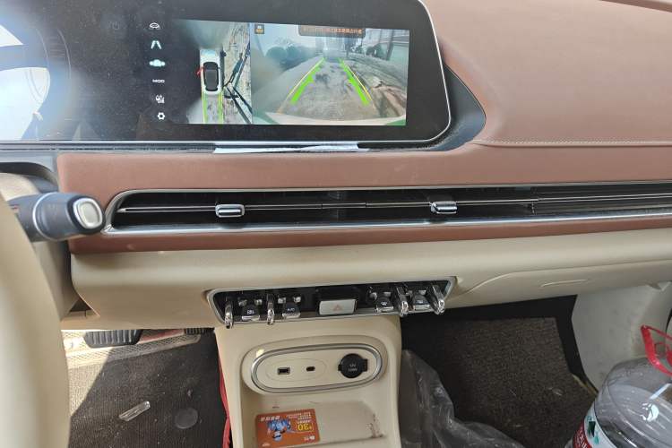 Used ORA Good Cat 2023 401 km Standard Range Premium Version Lithium Iron Phosphate Audio And AC Panel