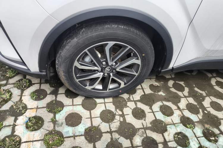 Used Toyota IZOA 2021 Dual-Motor 2.0L Yichi Edition
