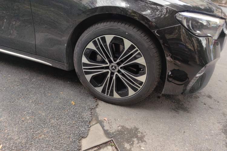 Used Mercedes-Benz E-Class 2025 Facelift E 300 L Luxury Edition
