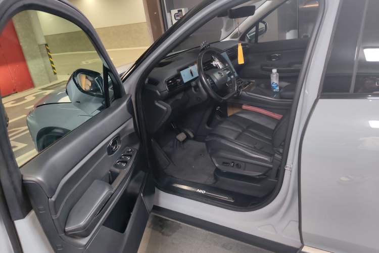 Used Nio ES8 2022 100kWh Signature Edition Six-Seater Driver Seat