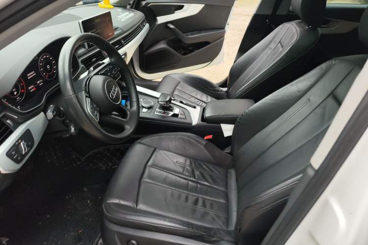 Used Audi A4L 2019 40 TFSI Fashion Edition China VI Emission Standard
