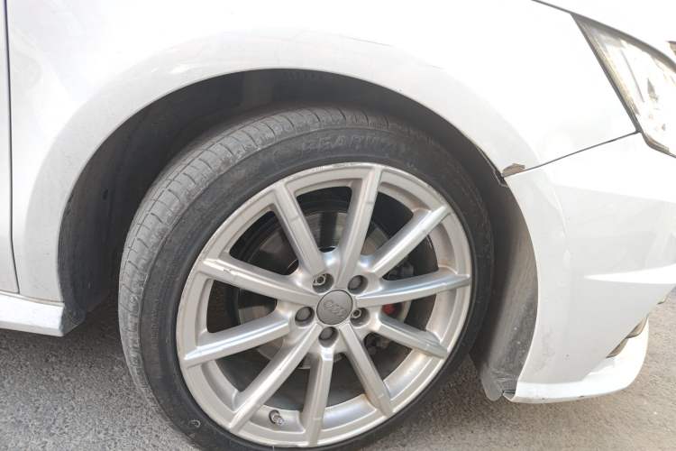 Used Audi A1 2016 30 TFSI Sportback S Line Sports Edition Right Front Wheel Hub