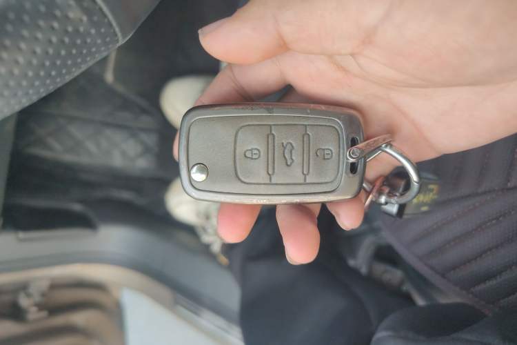 Used Volkswagen Sagitar 2015 1.6L Automatic Comfort Model Vehicle Key