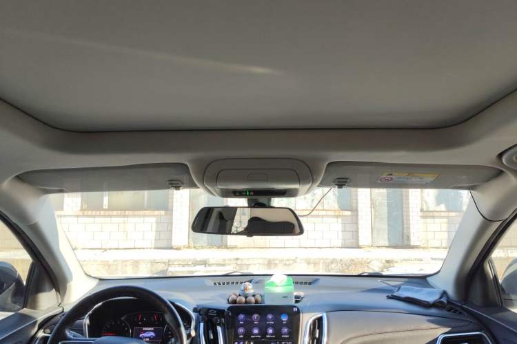 Used Chevrolet Equinox 2019 Redline 550T Automatic All-Wheel-Drive RS Model China VI Standard Headliner