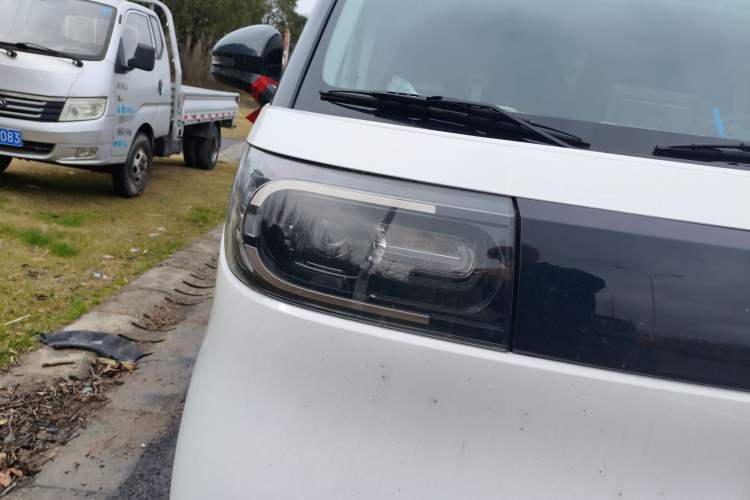 Used SAIC MAXUS Dana V1 2025 V1+ Long Wheelbase High-Roof Multi-Function Version (62 kWh)
