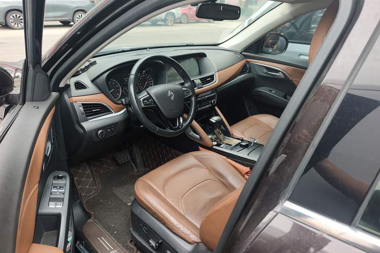 Used BORGWARD BX7 2016 28T Two-Wheel Drive Luxury Version 5 Seats
