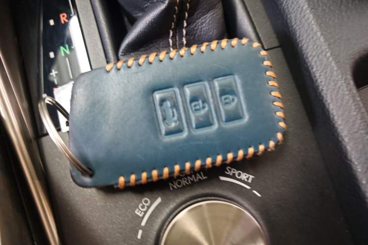 Used Lexus IS 2015 200t F SPORT
