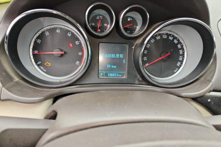 Used Buick Regal 2015 2.0L Leading Fashion Edition