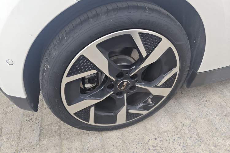 Used MINI Electric COOPER 2024 452km COOPER SE Artist
