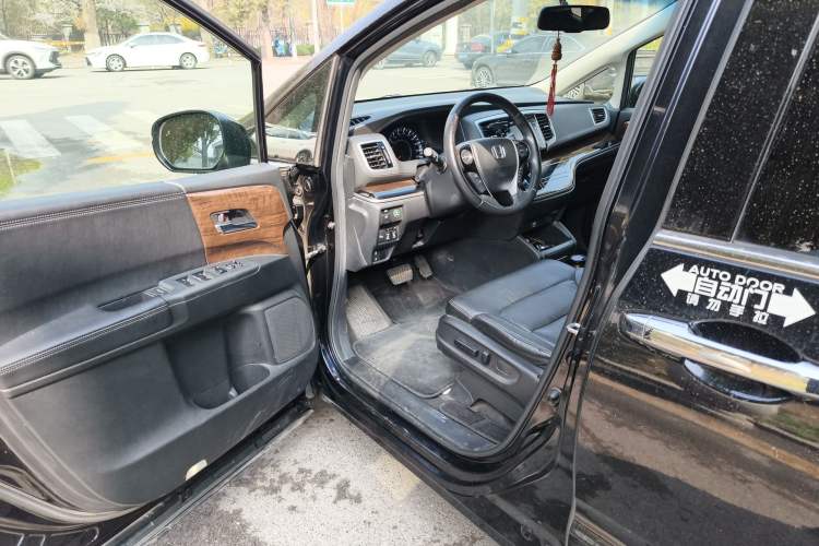 Used Honda Odyssey 2015 Revised Version 2.4L Supreme Edition
